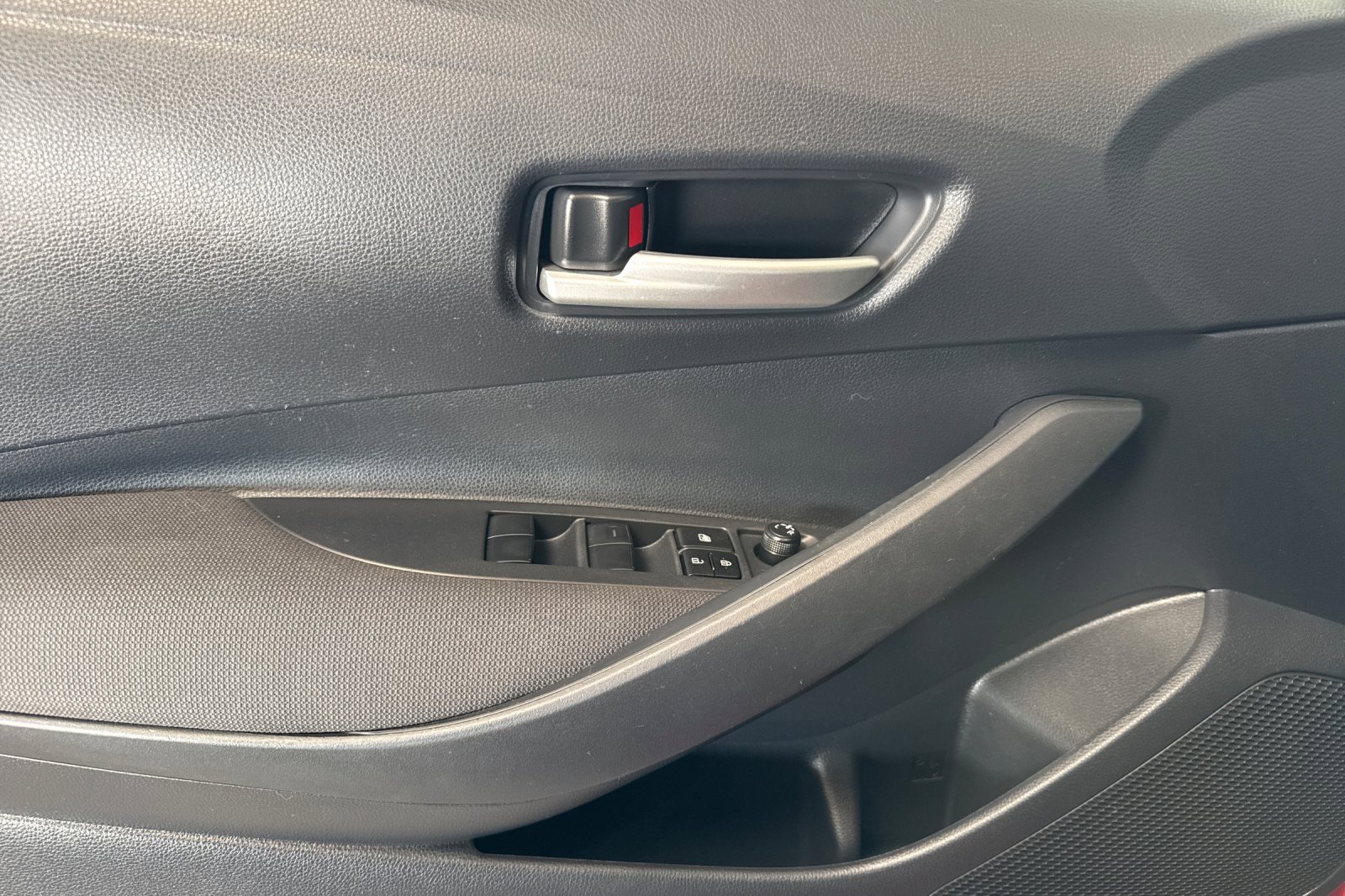 Certified 2021 Toyota Corolla LE image 14