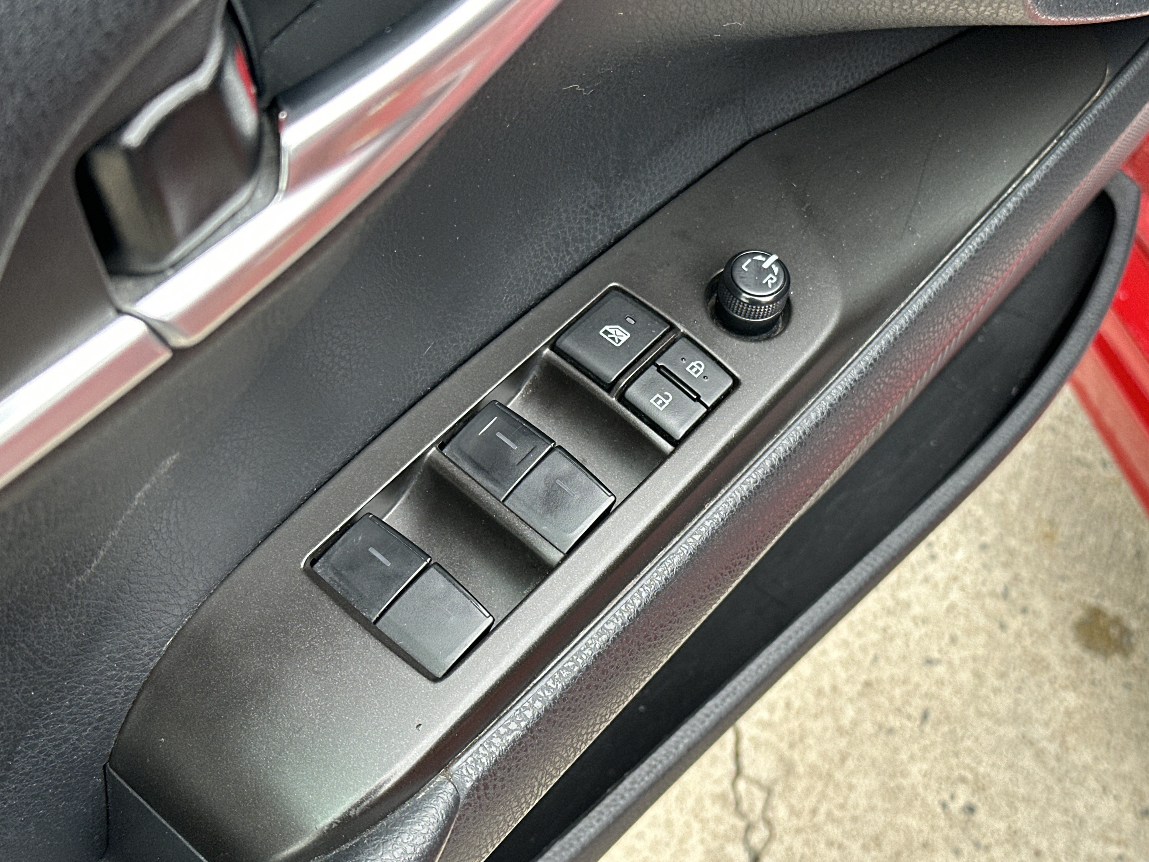 Used 2023 Toyota Camry SE w/ Protection Package (Q2) (TMS) FWD image 14