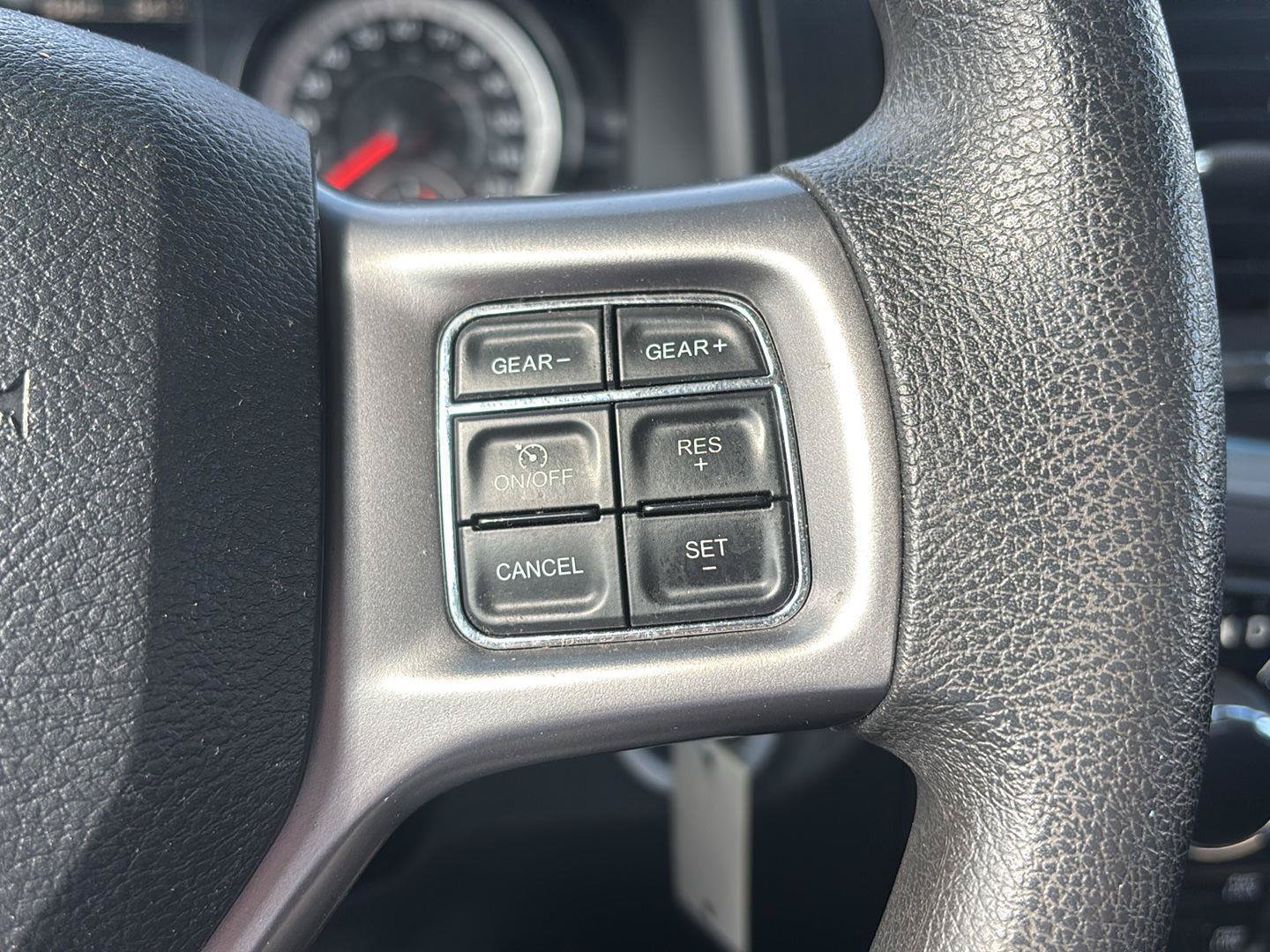 Used 2021 RAM 1500 Classic SLT AWD/4WD image 17
