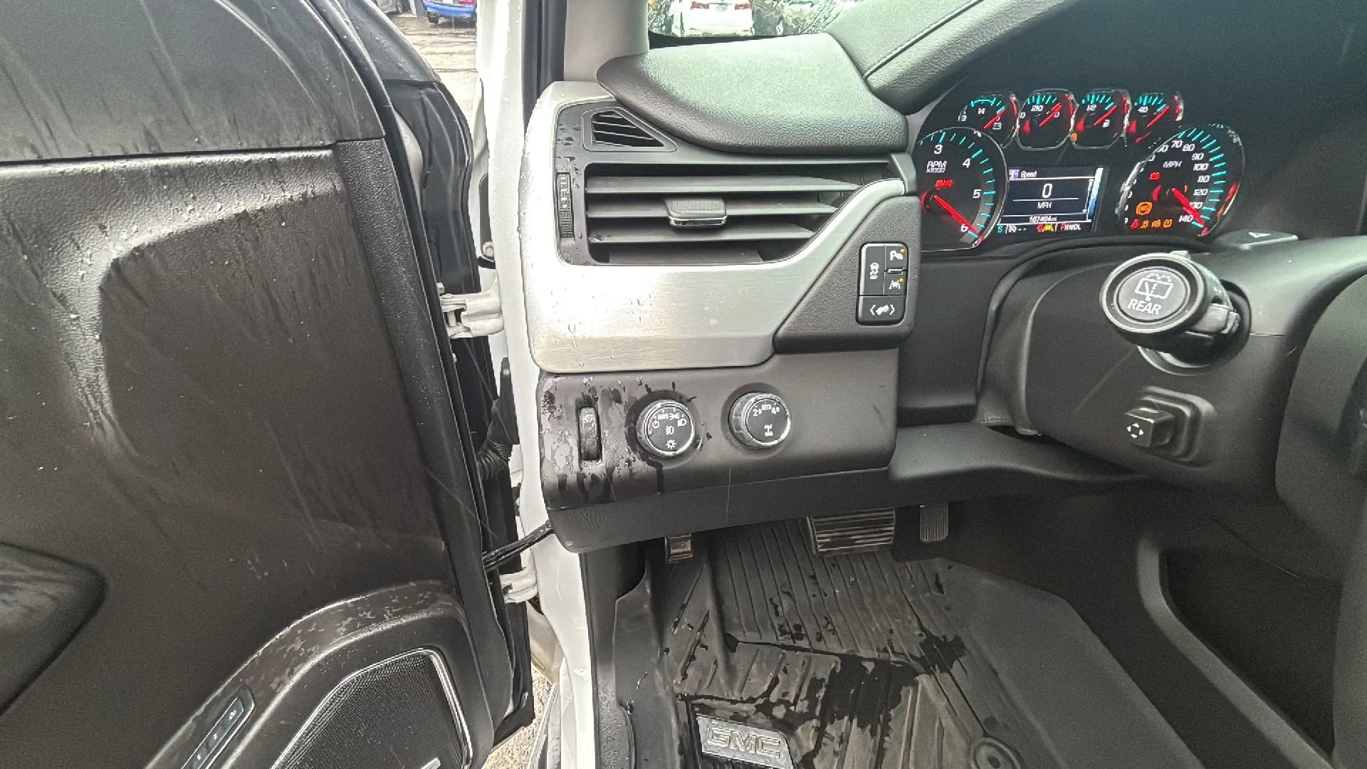 Used 2017 GMC Yukon SLT w/ Open Road Package image 30