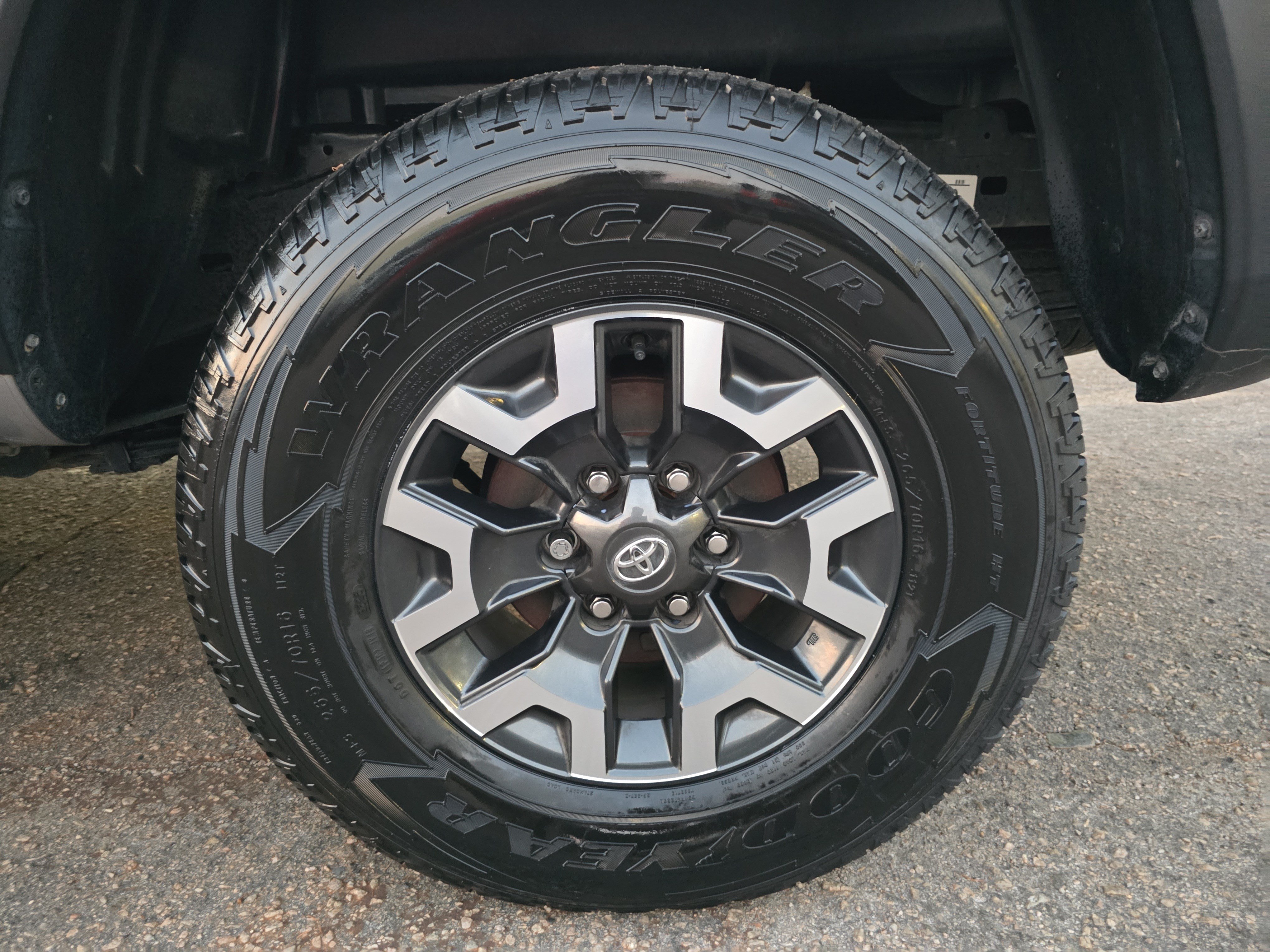 Used 2022 Toyota Tacoma TRD Off-Road w/ TRD Premium Off Road Package AWD/4WD image 33