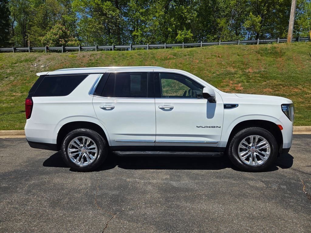 Used 2024 GMC Yukon SLT AWD/4WD image 2