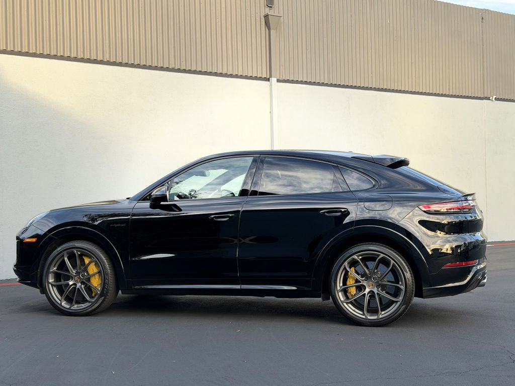 Used 2023 Porsche Cayenne Turbo S AWD/4WD image 8