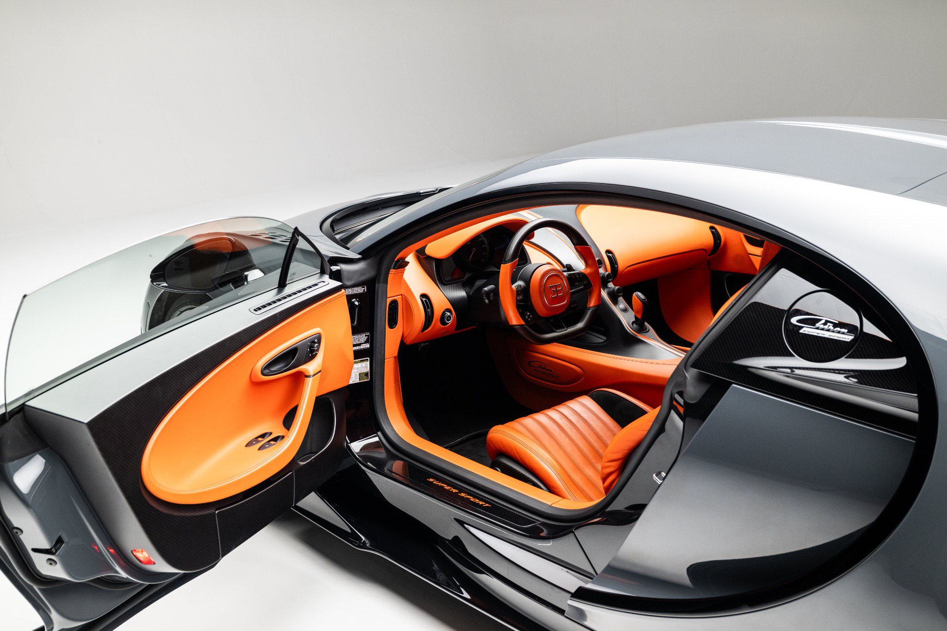 Used 2024 Bugatti Chiron Super Sport AWD/4WD image 13
