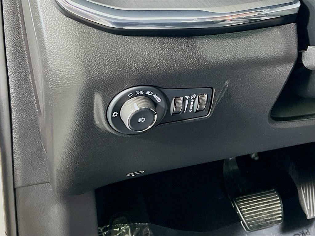 Used 2022 Jeep Compass High Altitude AWD/4WD image 10
