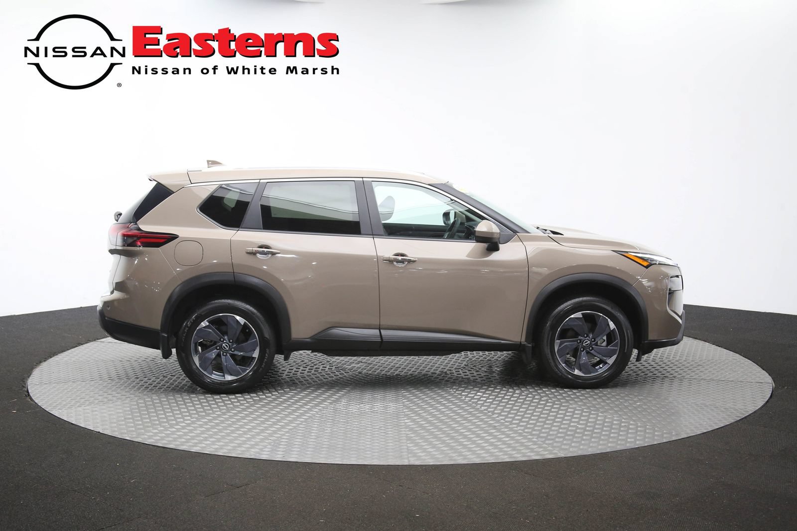 Used 2024 Nissan Rogue SV w/ SV Premium Package FWD image 44