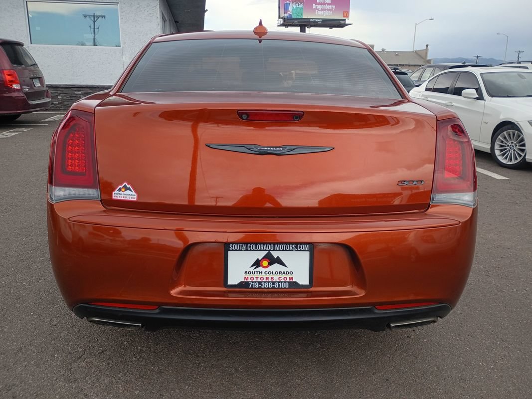 Used 2020 Chrysler 300 Touring w/ Sport Appearance Package RWD image 6