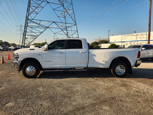 Used 2026 RAM 3500 Laramie AWD/4WD image 4