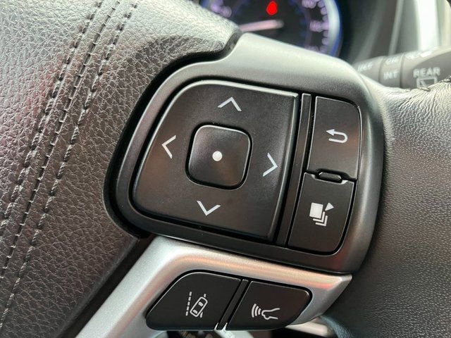 Used 2017 Toyota Highlander XLE image 6