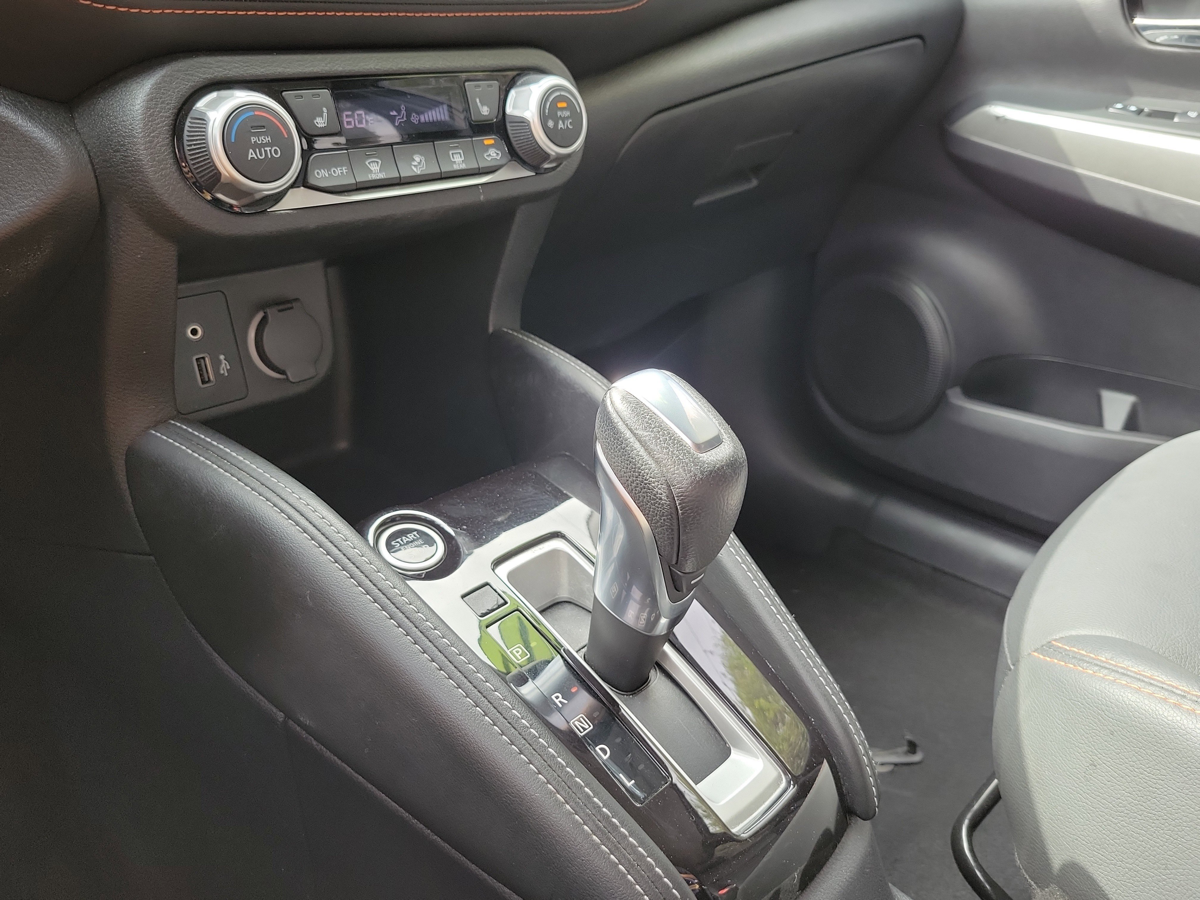Used 2020 Nissan Kicks SR w/ SR Premium Package FWD image 27