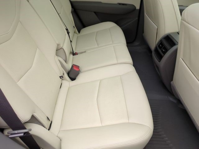 Certified 2024 Cadillac XT5 Premium Luxury w/ LPO, Floor Liner Package AWD/4WD image 25