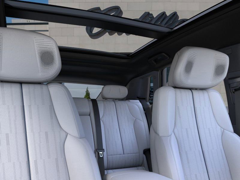New 2025 Cadillac Lyriq Luxury image 24