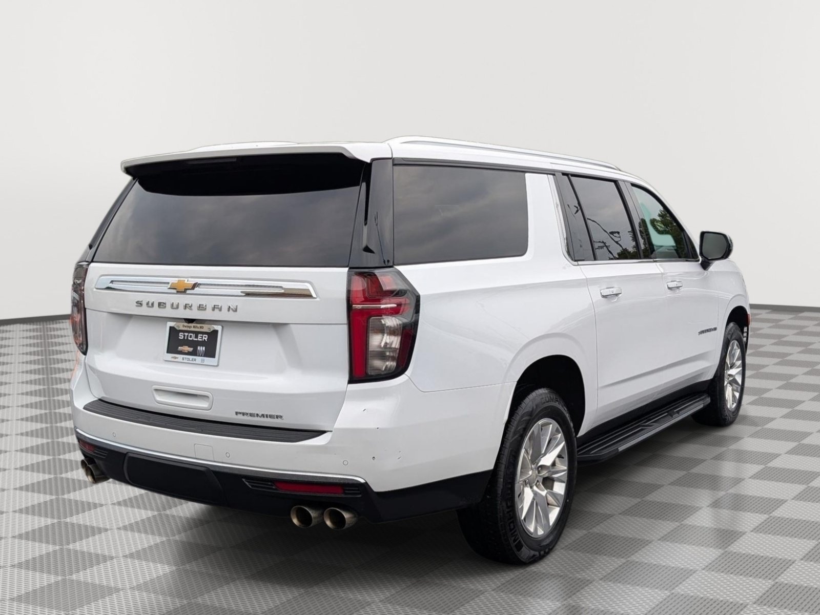 Used 2024 Chevrolet Suburban Premier RWD image 5