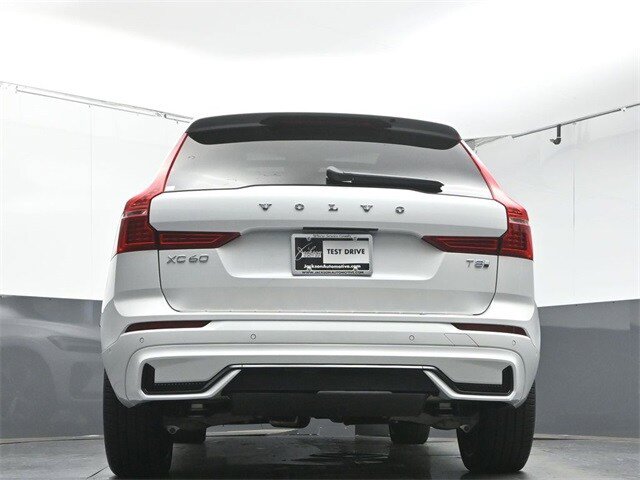 Certified 2025 Volvo XC60 T8 Ultra w/ Protection Package Premier image 37