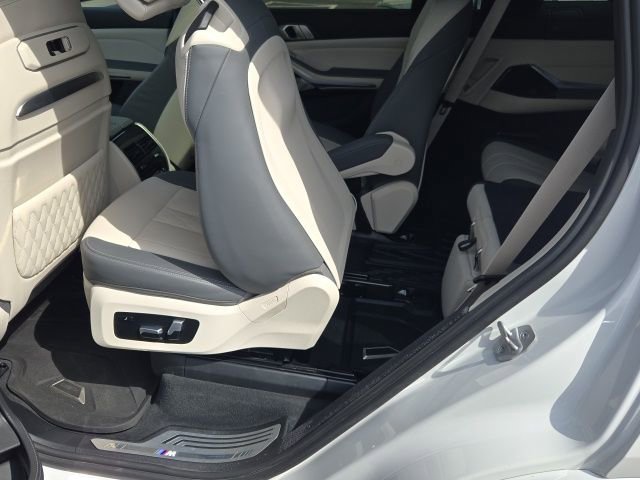 Used 2023 BMW X7 M60i w/ Executive Package AWD/4WD image 11