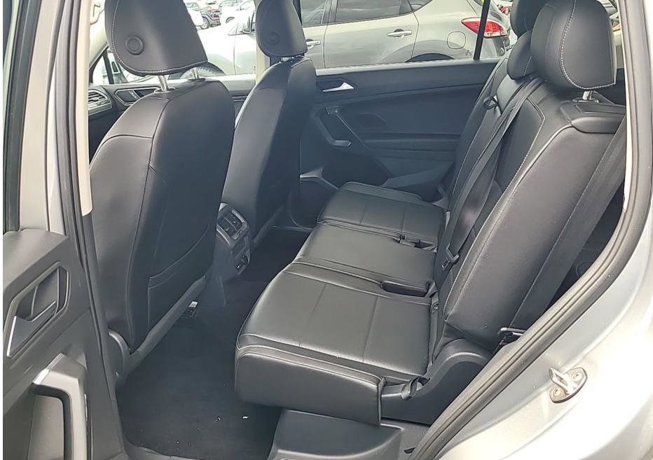 Used 2021 Volkswagen Tiguan SE FWD image 7