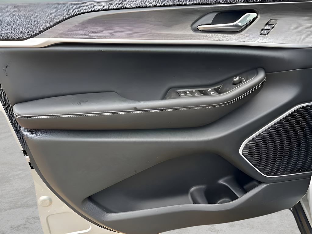 New 2025 Jeep Grand Cherokee L Limited w/ Luxury Tech Group II image 28