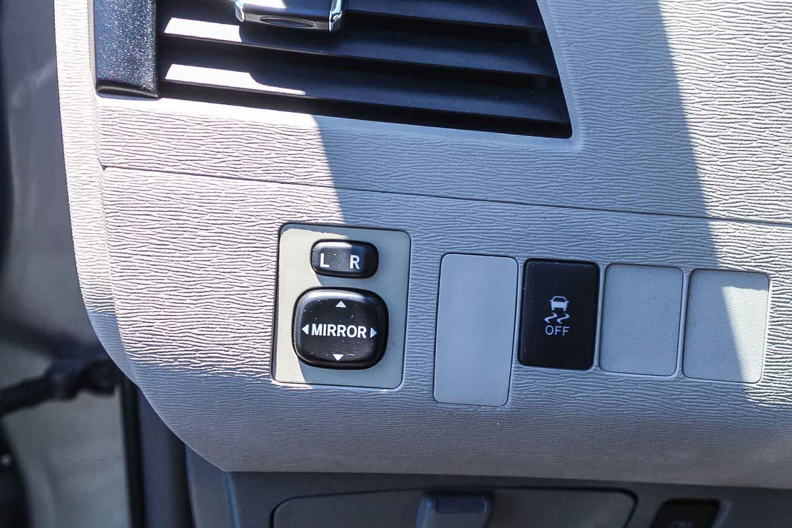 Used 2011 Toyota Sienna SE w/ Preferred Pkg FWD image 26