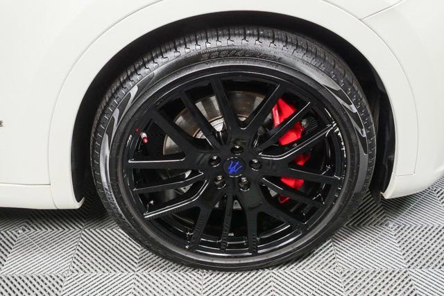 Used 2019 Maserati Levante S GranSport image 6