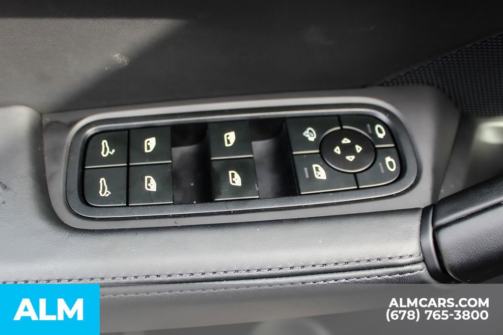 Used 2025 Porsche Cayenne GTS w/ Technology Package image 35