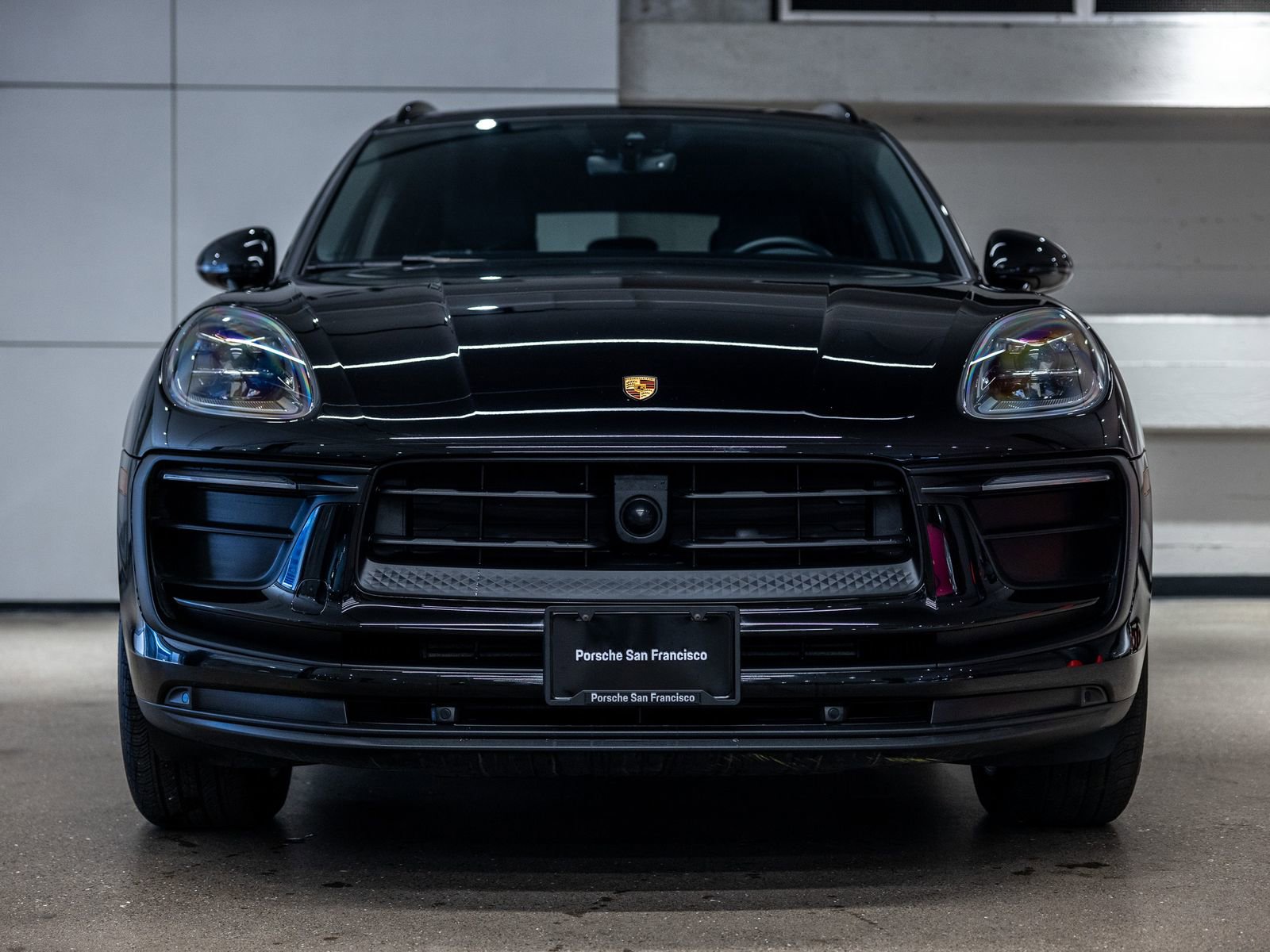 Certified 2023 Porsche Macan AWD/4WD image 11