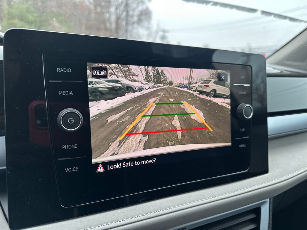 New 2026 Volkswagen Taos SE image 10