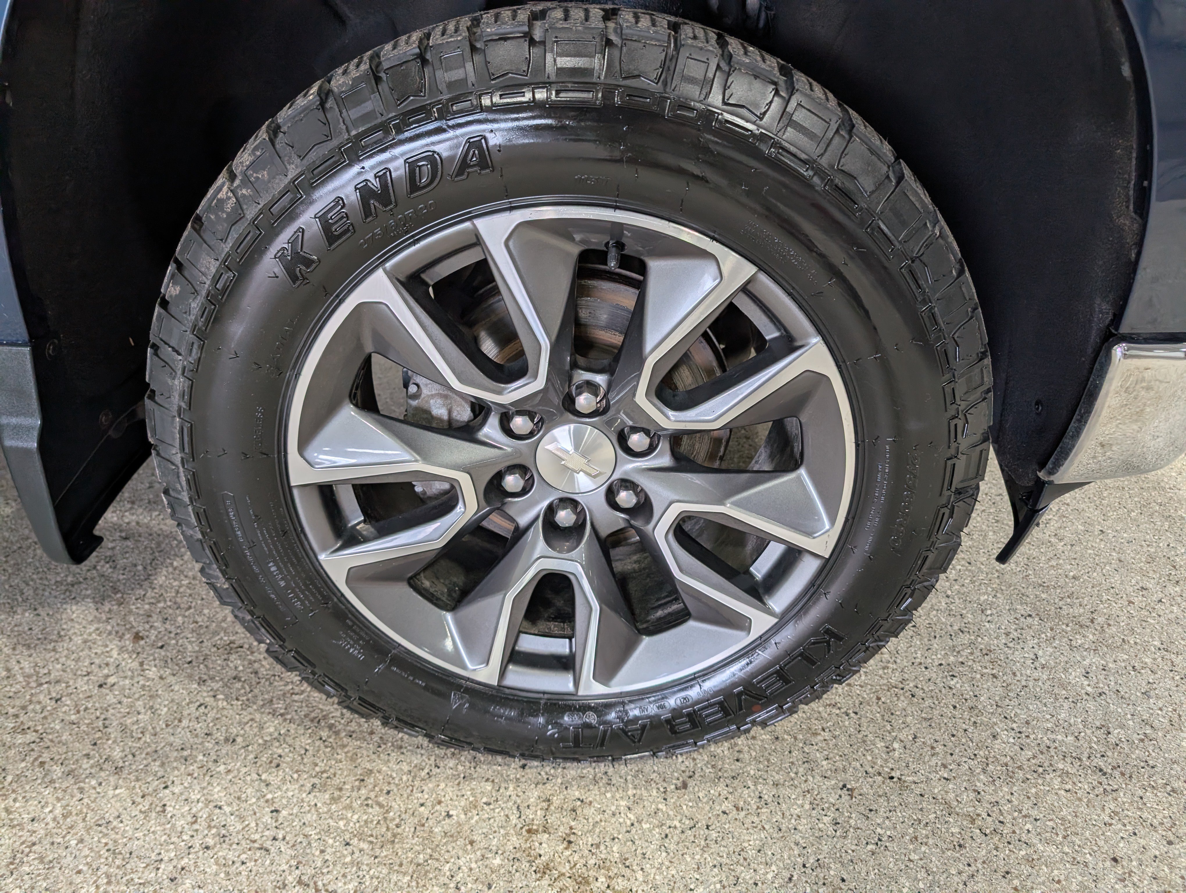 Used 2022 Chevrolet Silverado 1500 LT AWD/4WD image 14