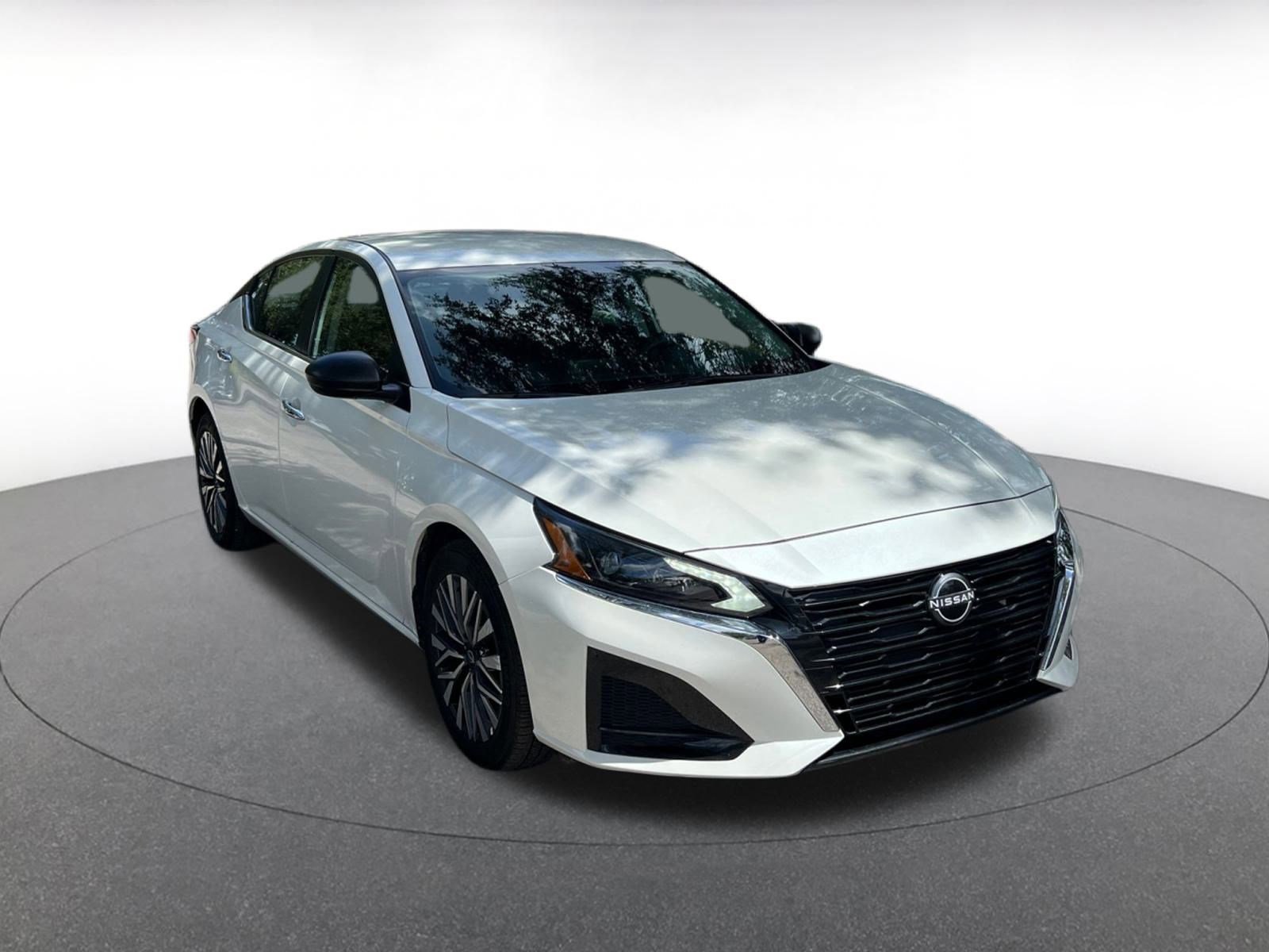 Used 2024 Nissan Altima 2.5 SV