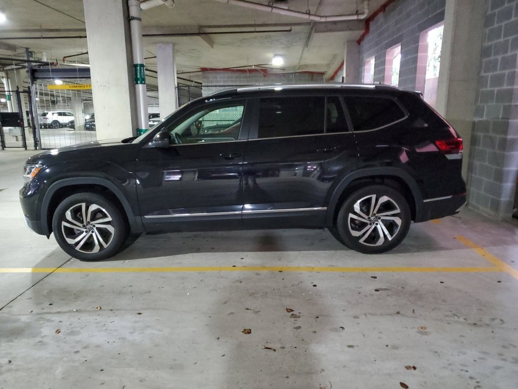 Used 2023 Volkswagen Atlas SEL AWD/4WD image 3