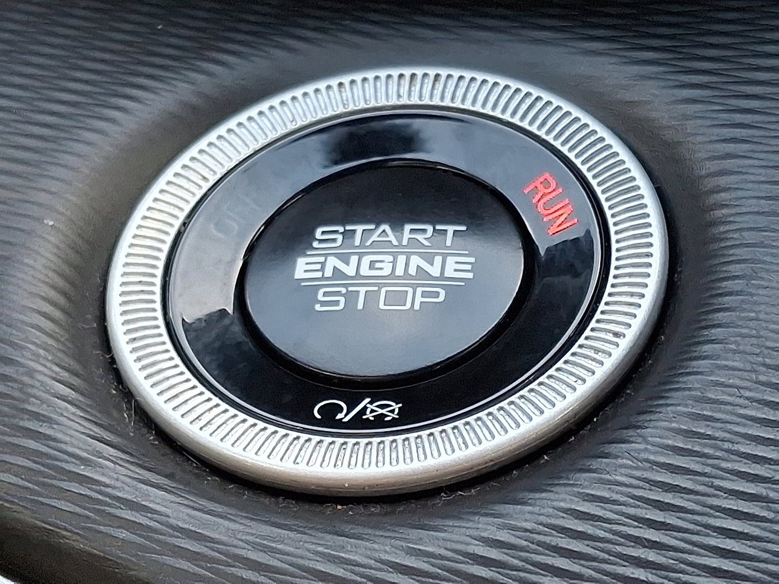 Certified 2024 Jeep Grand Cherokee L Laredo image 23