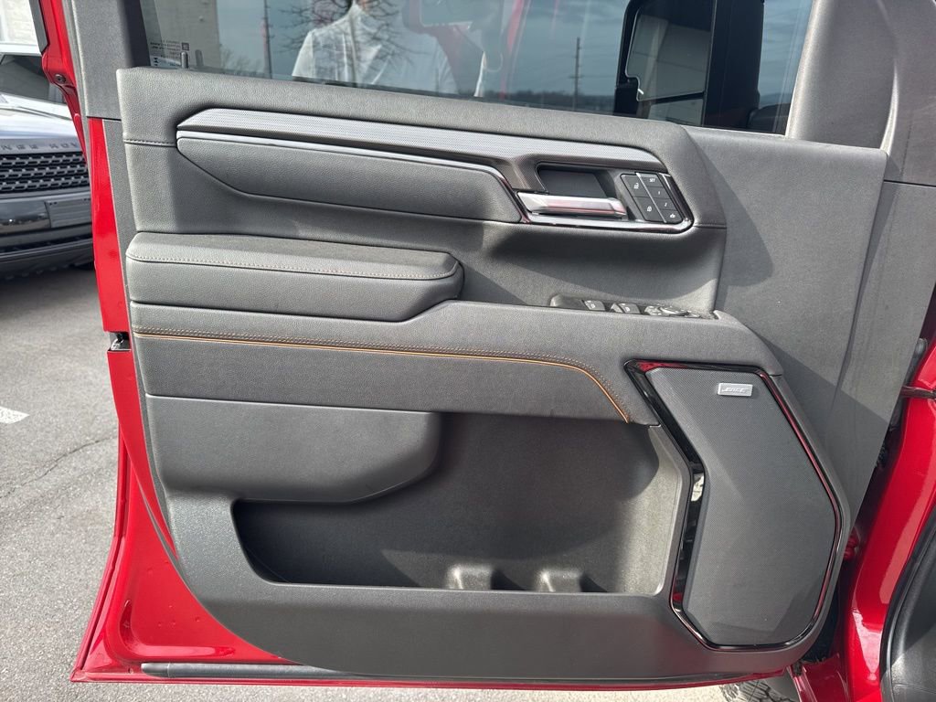 Used 2025 GMC Sierra 2500 AT4 w/ AT4 Premium Plus Package image 10