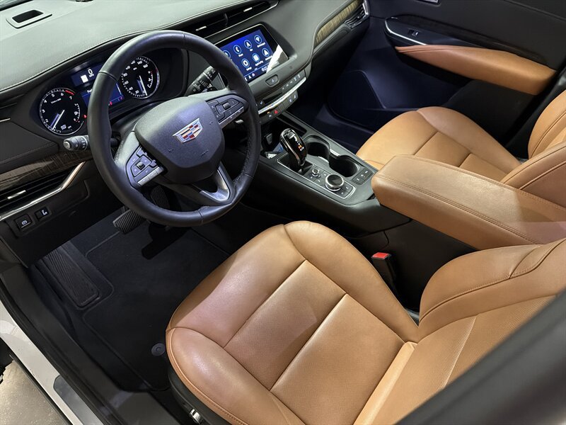 Used 2021 Cadillac XT4 Premium Luxury FWD image 22