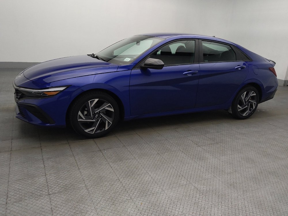 Used 2025 Hyundai Elantra Sport w/ Cargo Package FWD image 2