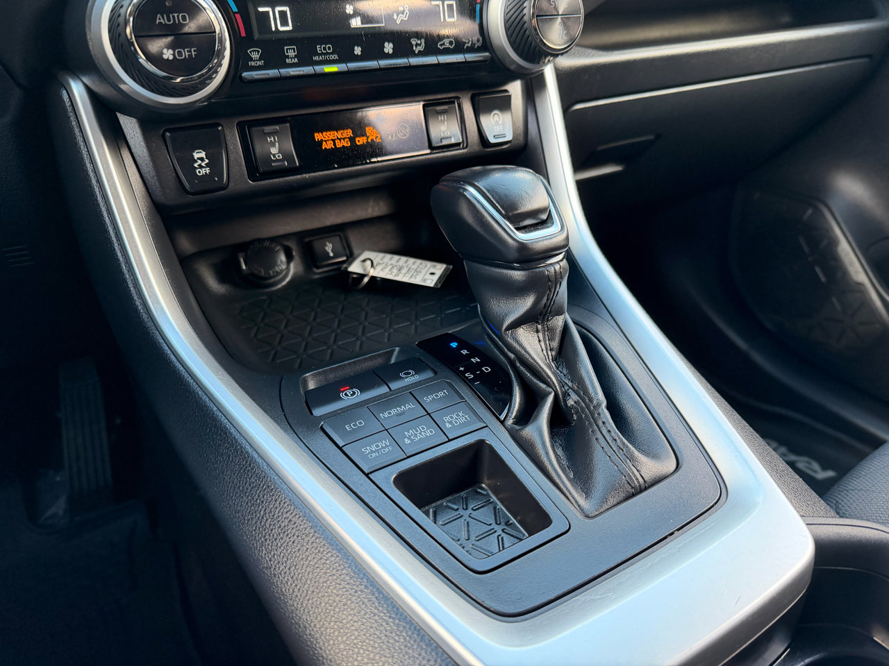 Used 2021 Toyota RAV4 XLE image 14