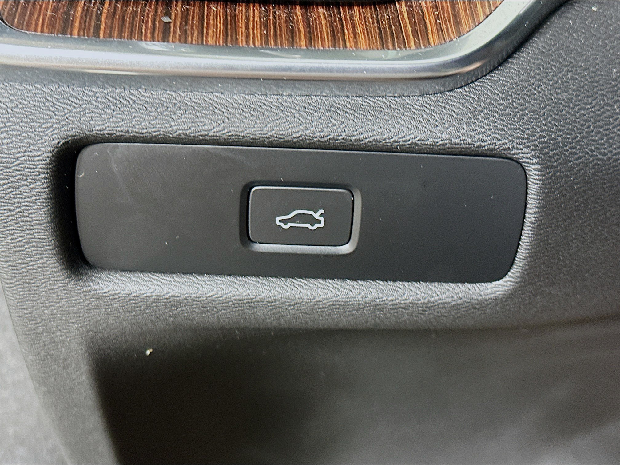 Used 2023 Volvo S60 B5 Plus FWD image 17