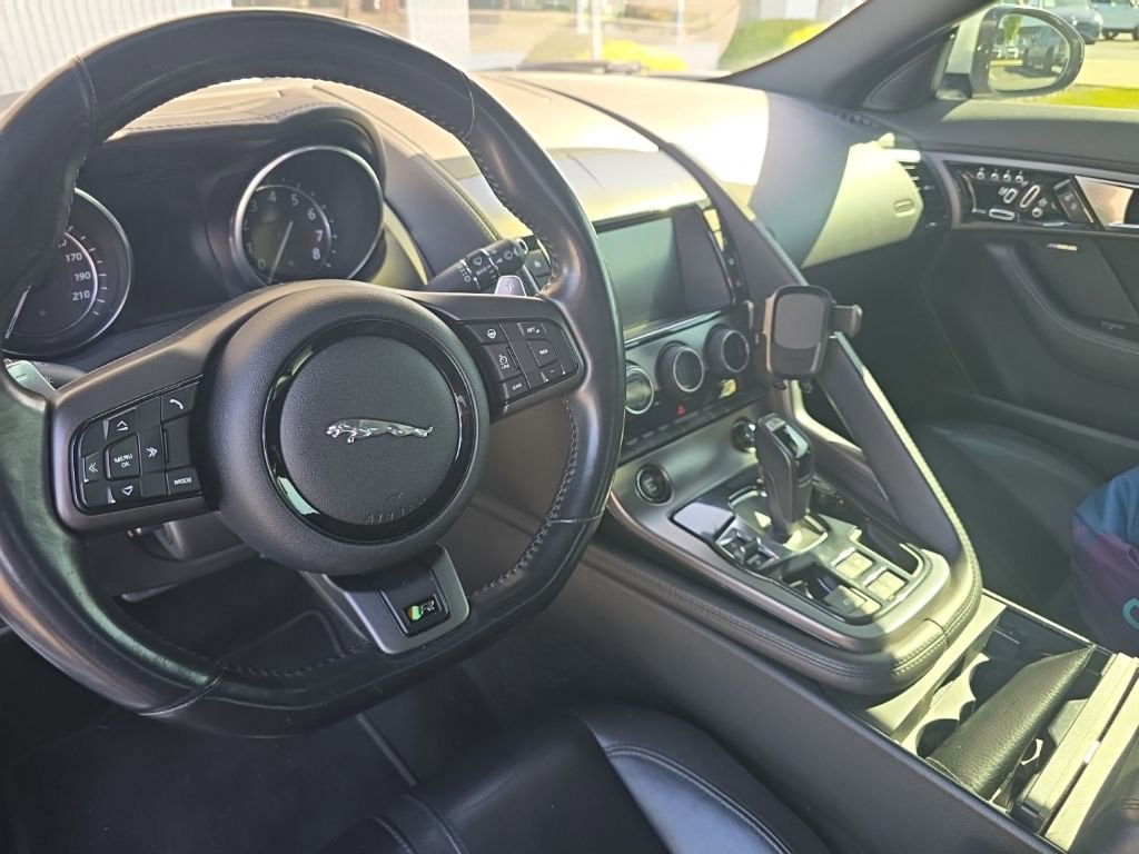 Used 2017 Jaguar F-TYPE R AWD/4WD image 12
