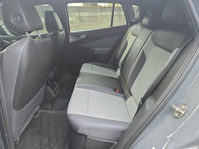 Used 2023 Volkswagen ID.4 Pro image 11