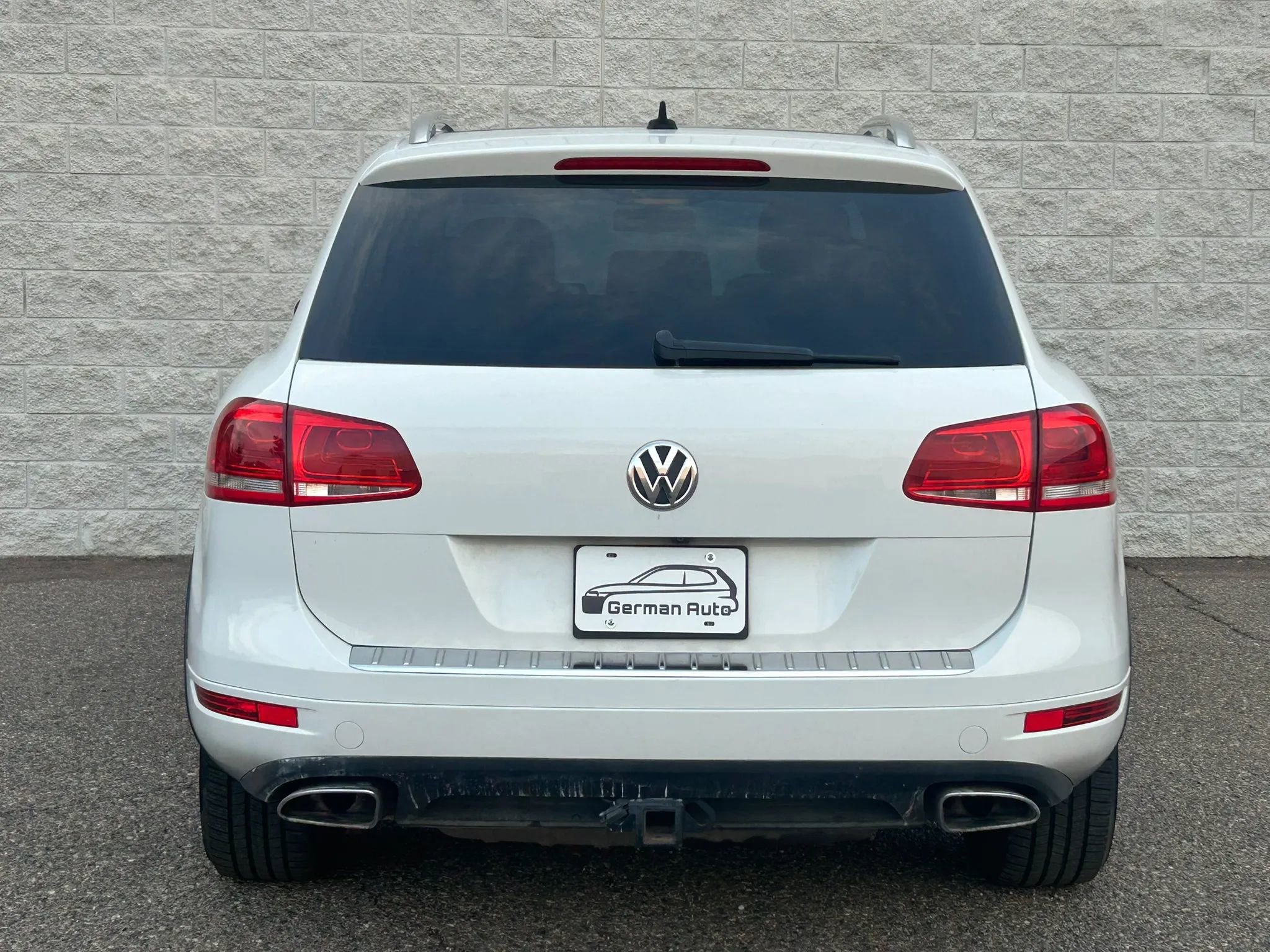Used 2013 Volkswagen Touareg TDI image 7