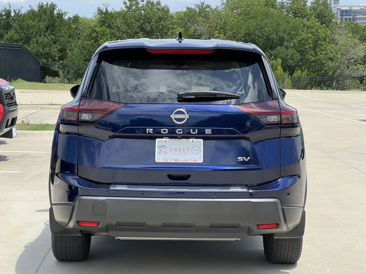 Used 2024 Nissan Rogue SV FWD image 3