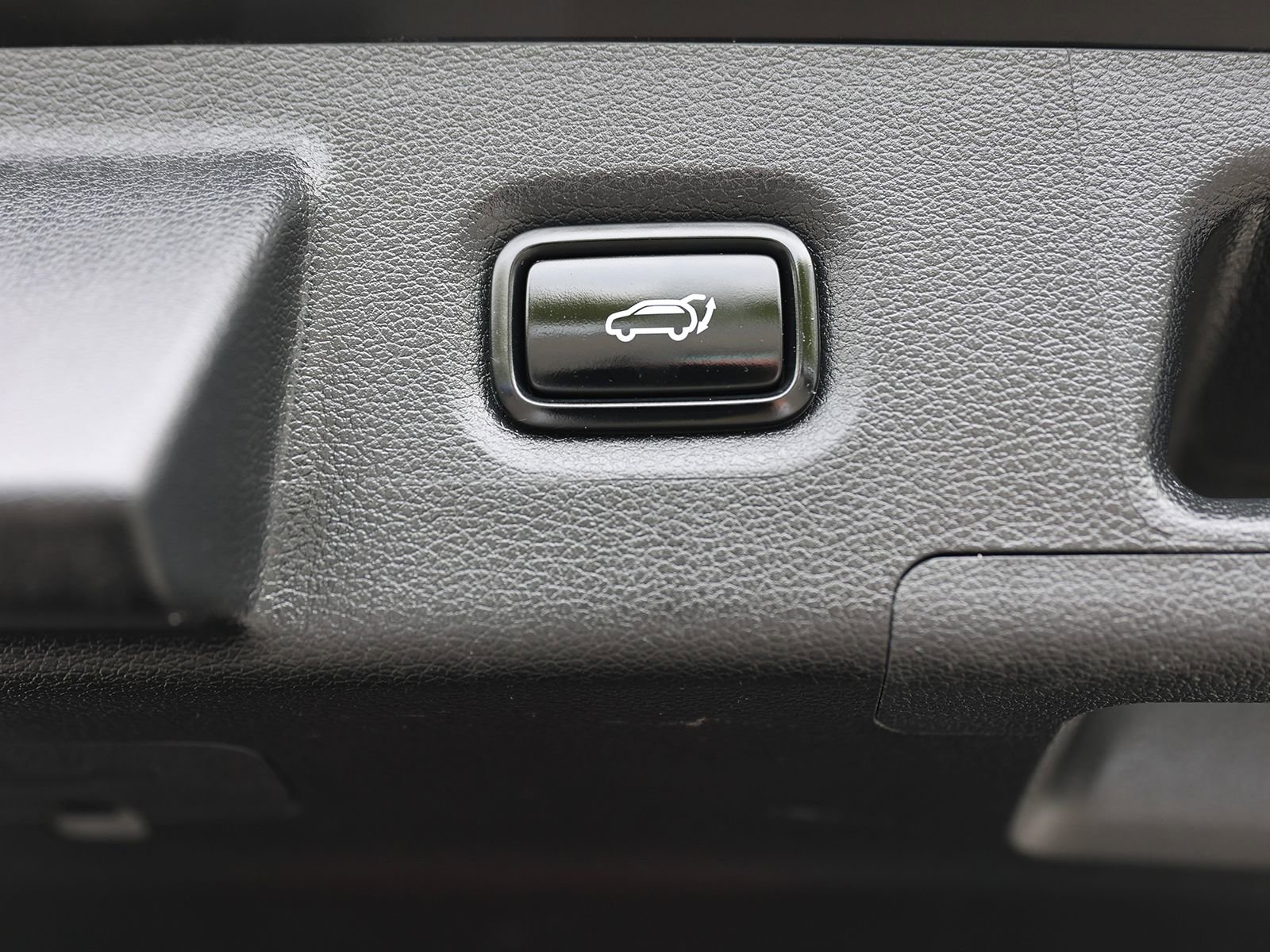 Certified 2022 Hyundai Santa Fe SEL Premium AWD/4WD image 17