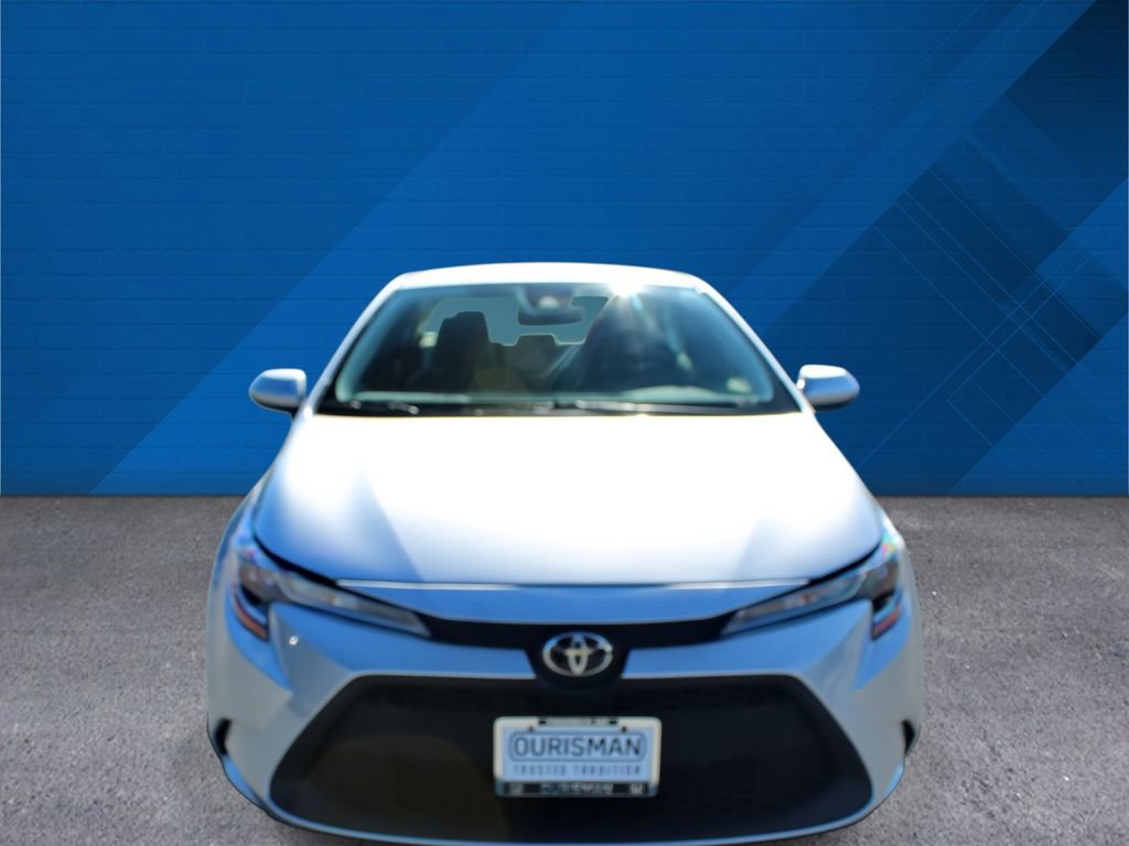 Used 2022 Toyota Corolla LE image 4