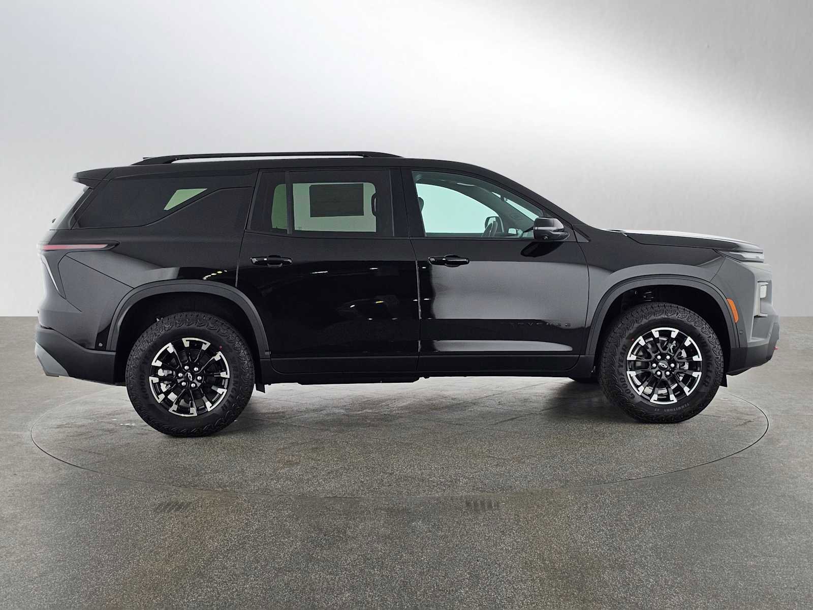New 2026 Chevrolet Traverse Z71 w/ Enhanced Driving Package image 2