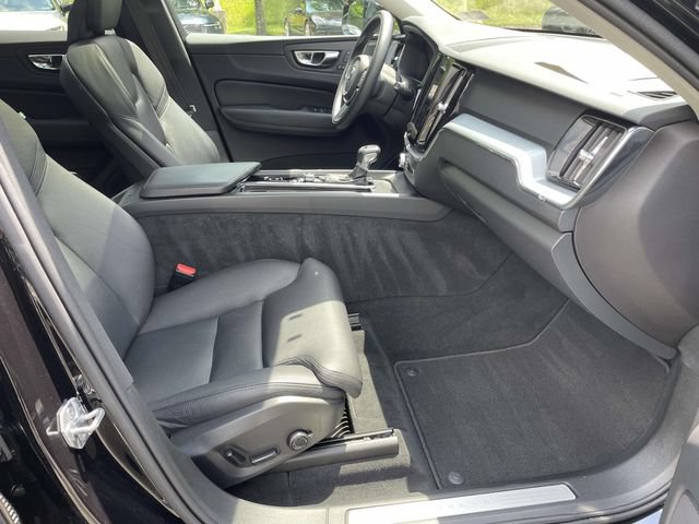 Used 2019 Volvo XC60 T6 Momentum w/ Multimedia Package AWD/4WD image 21