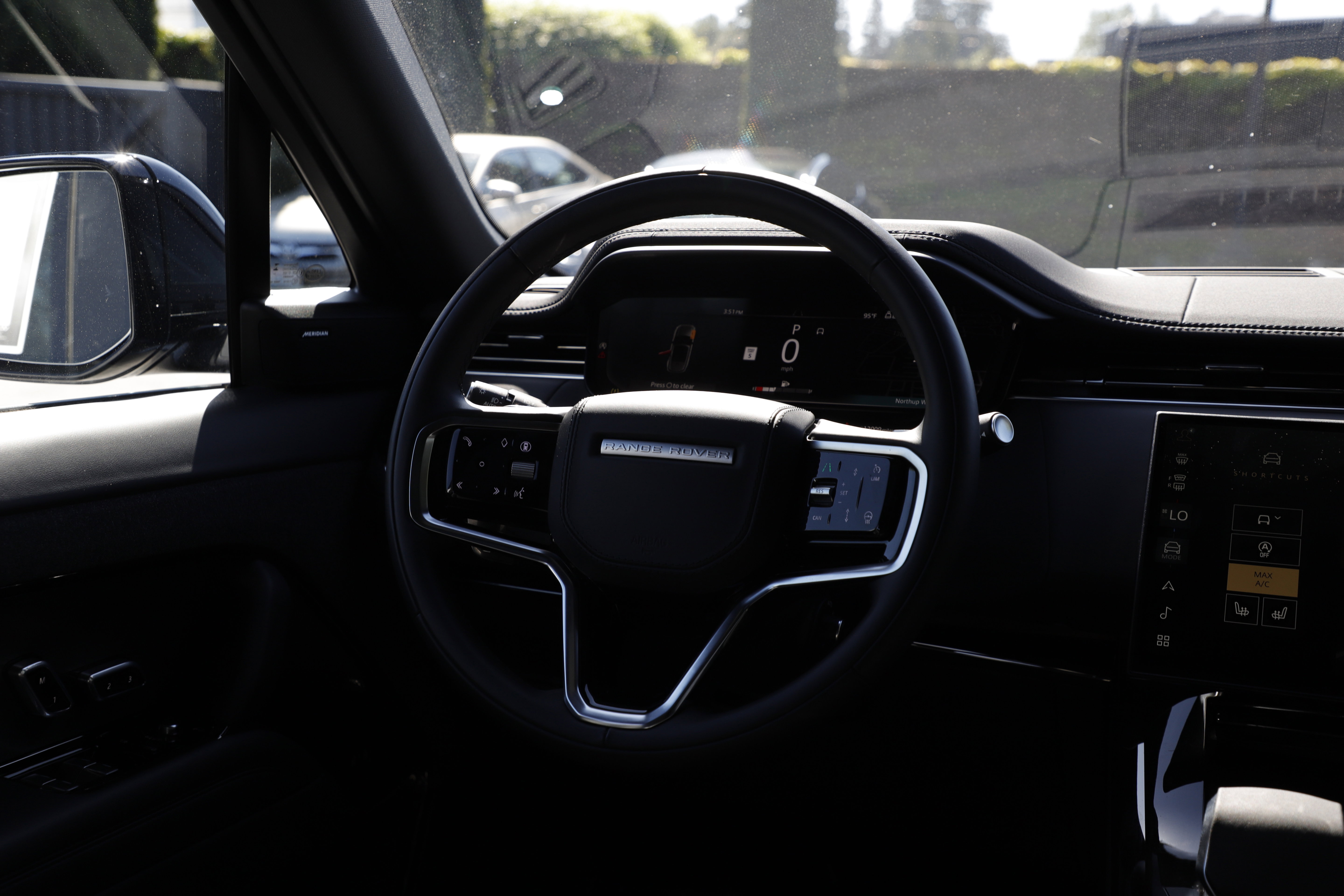 Certified 2025 Land Rover Range Rover Sport AWD/4WD image 19