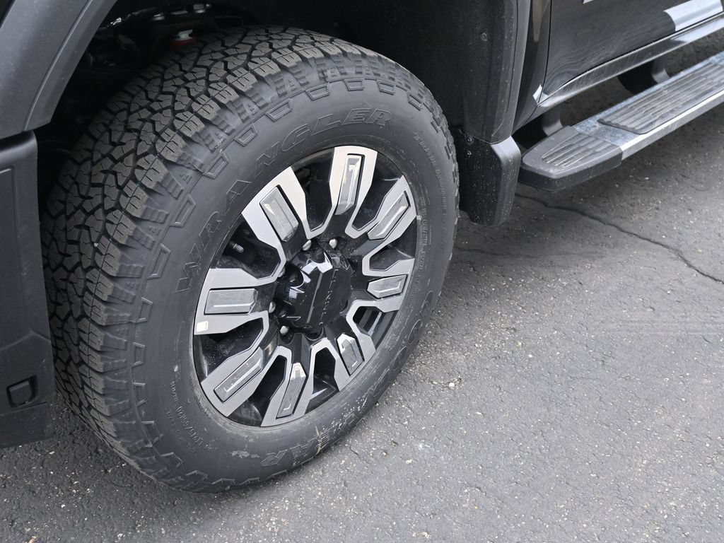 New 2026 GMC Sierra 2500 Denali w/ Denali Reserve Package AWD/4WD image 11