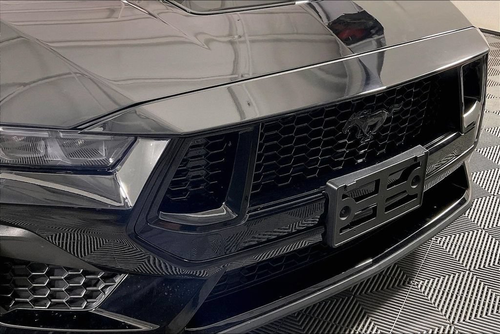 Used 2025 Ford Mustang GT Premium RWD image 32