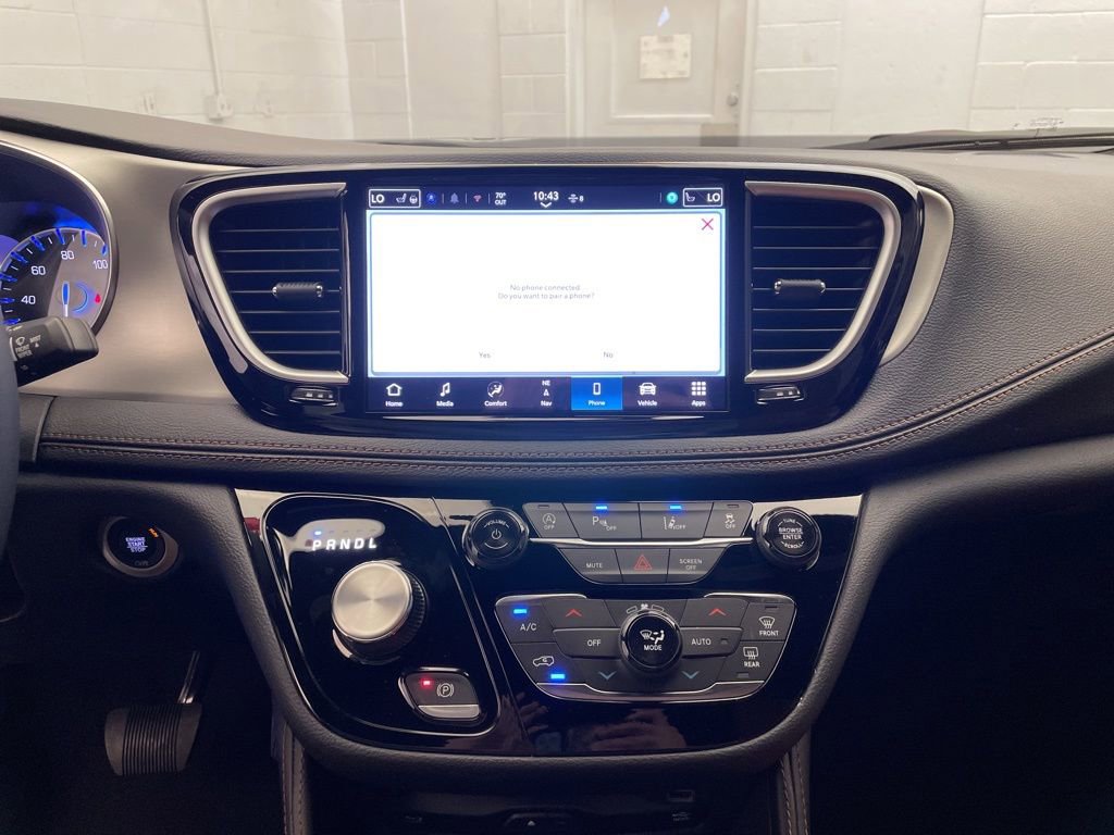 New 2026 Chrysler Pacifica Pinnacle w/ Trailer Tow Group image 10