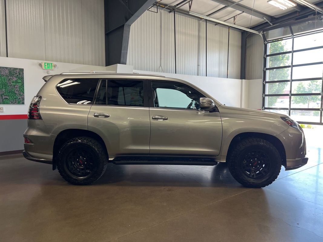 Used 2023 Lexus GX 460 Premium image 4