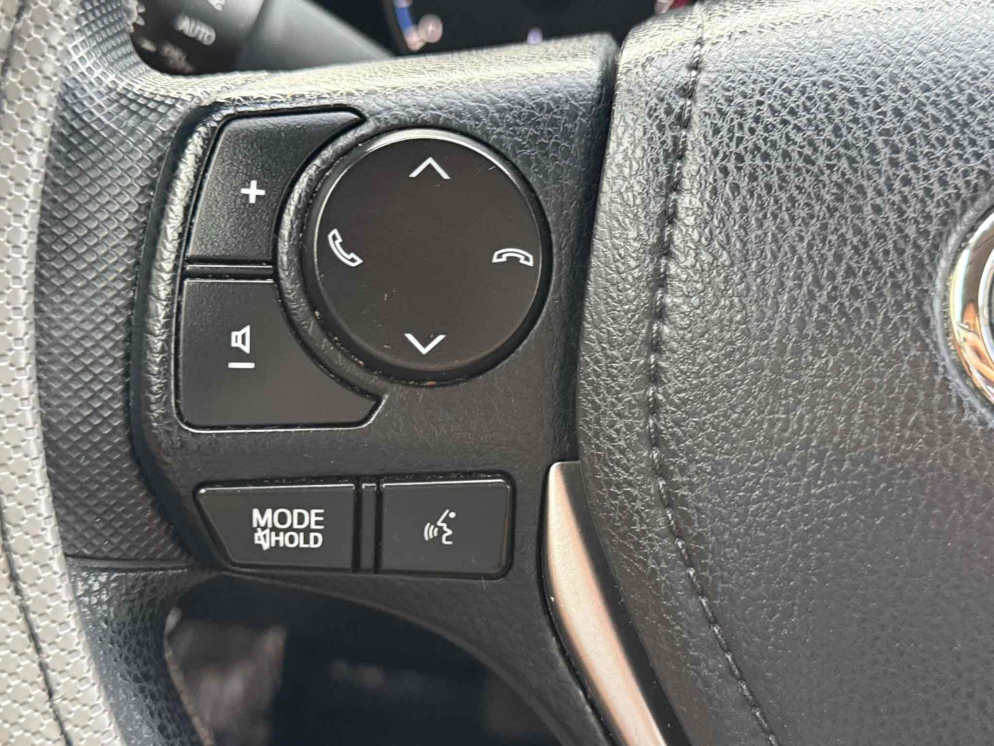 Used 2017 Toyota RAV4 LE image 93