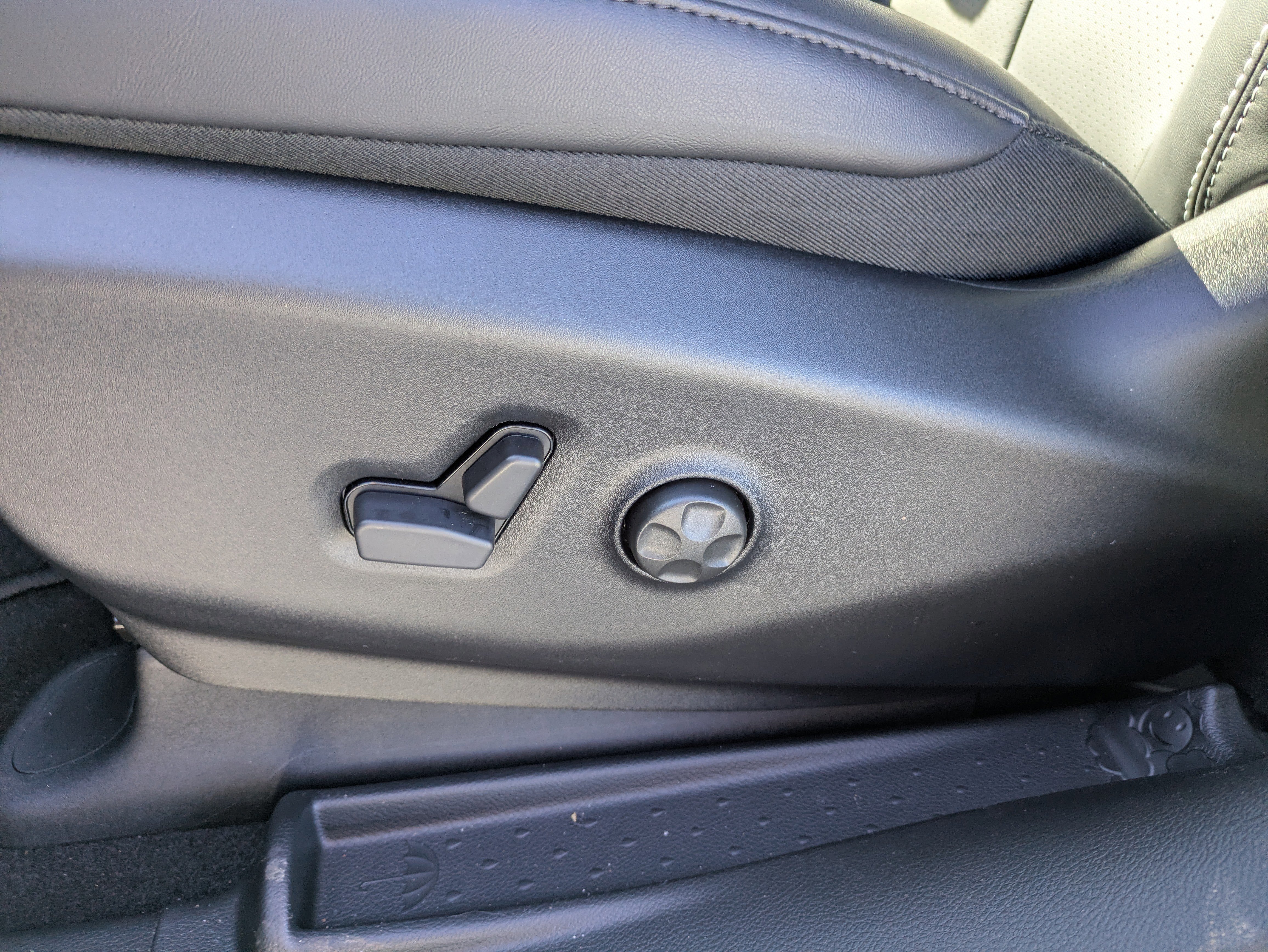 New 2026 Chrysler Pacifica Select image 11